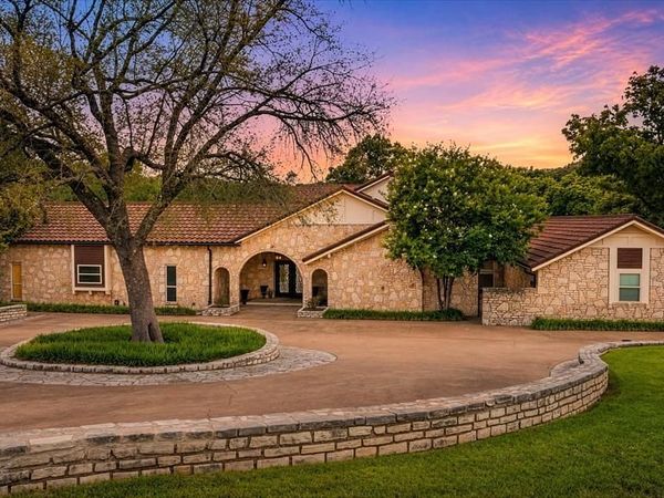 9404 Bellechase Road, Granbury, TX 76049