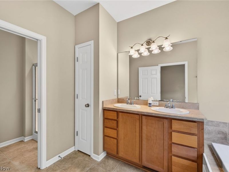 8334 Beaumont Drive , Mentor, OH 44060 Photo 18