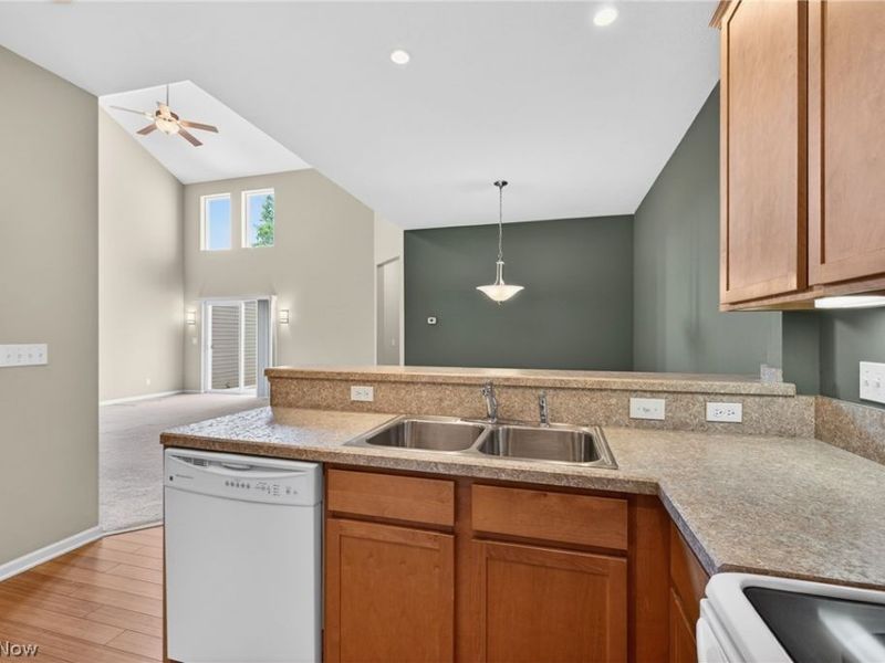 8334 Beaumont Drive , Mentor, OH 44060 Photo 9