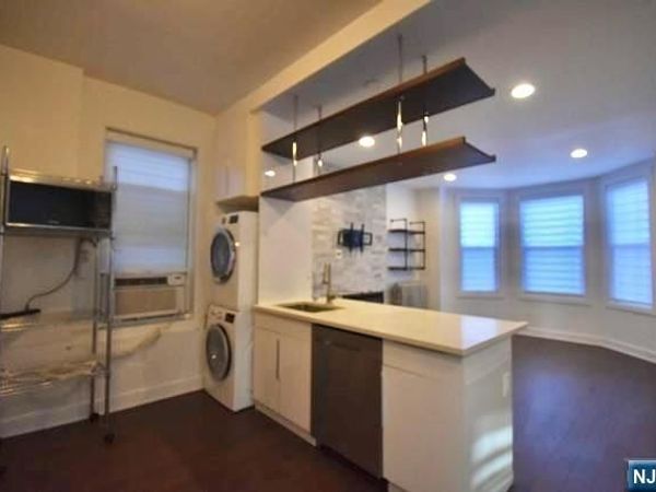 228 Maple Street 2, WEEHAWKEN, NJ 07086
