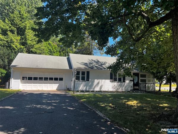 4 Beverly Road, GLEN ROCK, NJ 07452