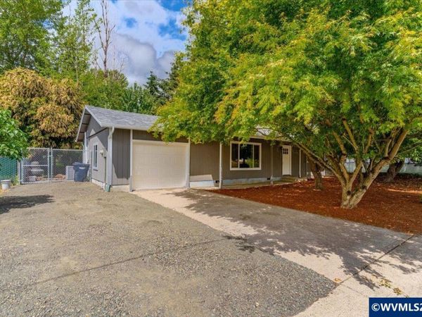 632 S 13th St, Independence, OR 97351