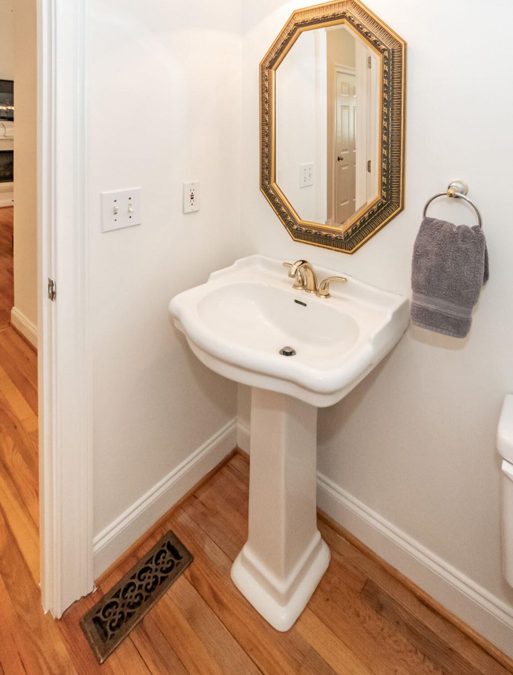 99 Fieldfare Way Photo 13