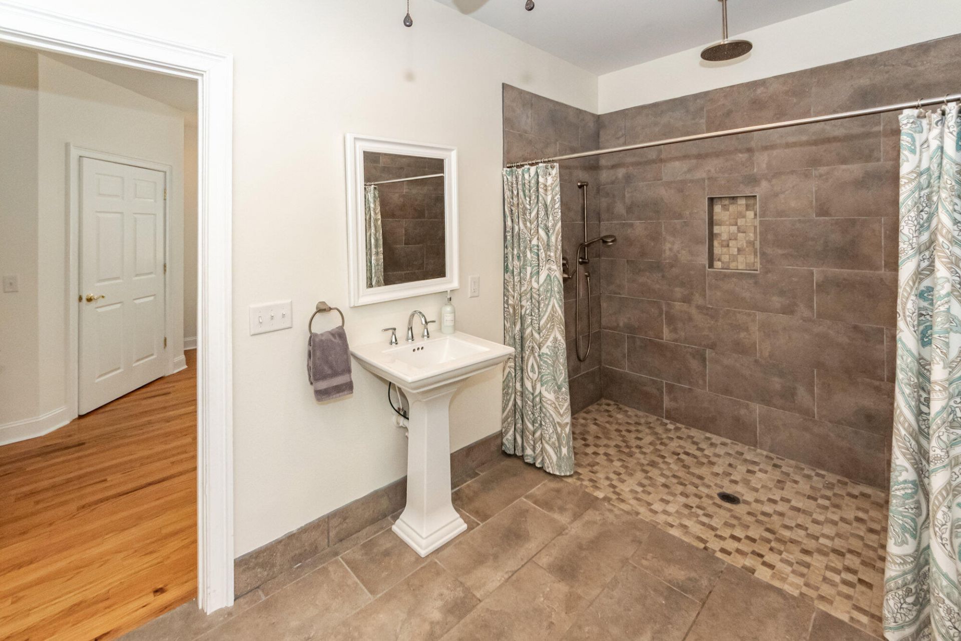99 Fieldfare Way Photo 19
