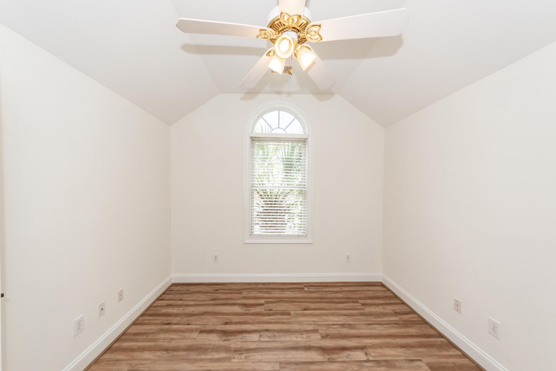 99 Fieldfare Way Photo 30