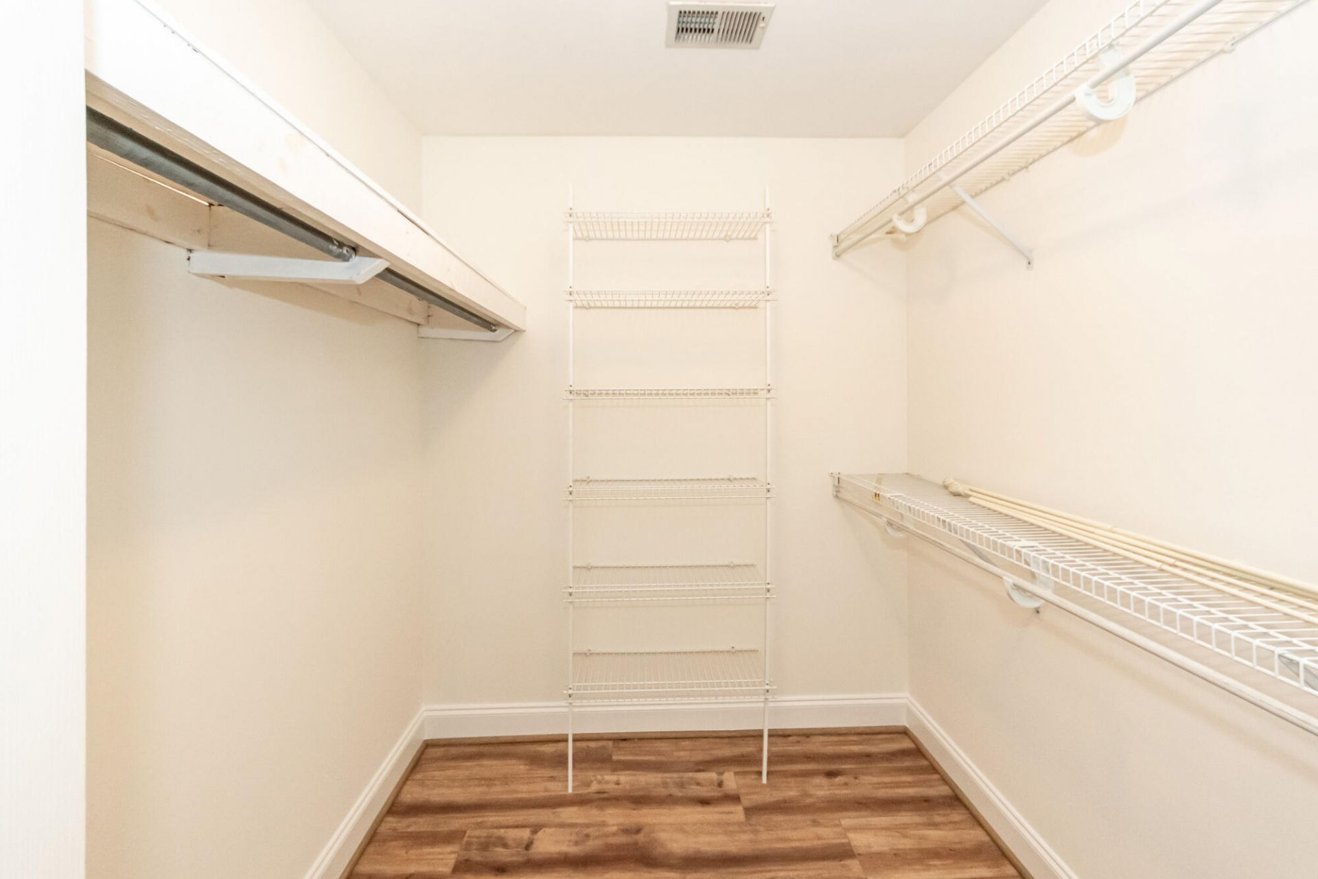 99 Fieldfare Way Photo 43