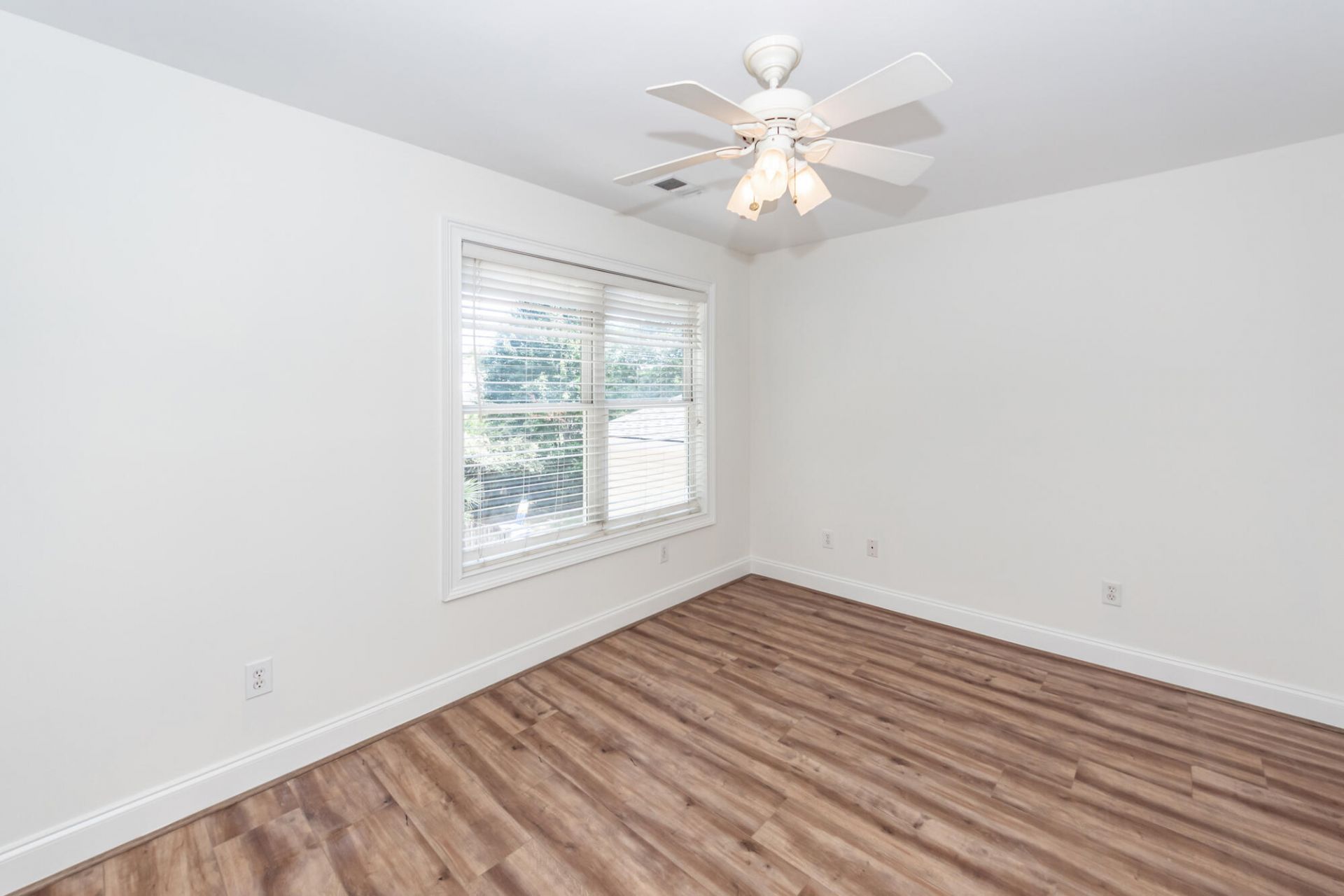 99 Fieldfare Way Photo 45