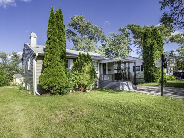 2809 N Elmwood Avenue , Waukegan, IL 60087