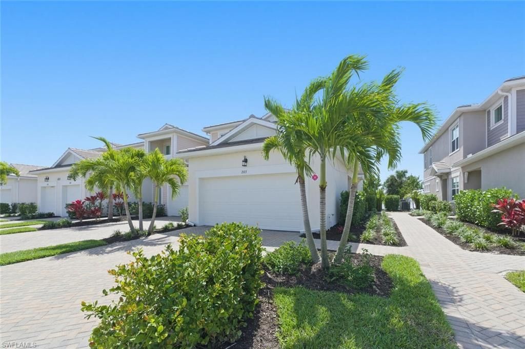 4551 Arboretum Cir, Unit 203, Naples, FL 34112 Photo