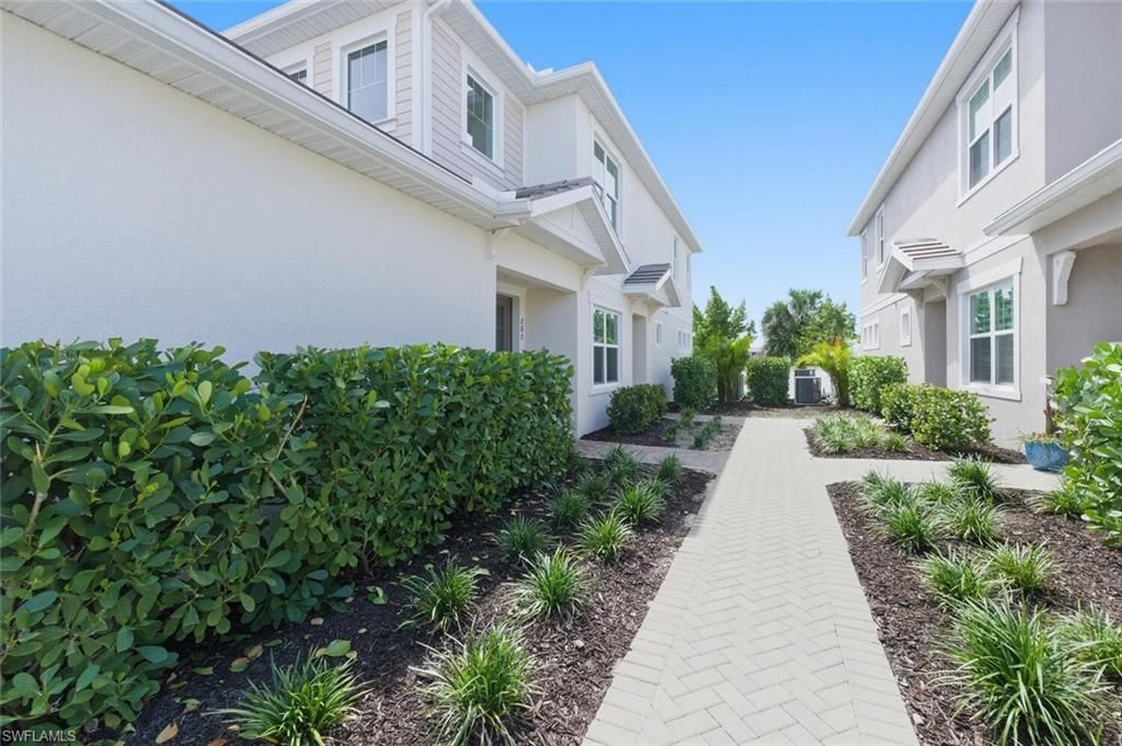 4551 Arboretum Cir, Unit 203, Naples, FL 34112 Photo