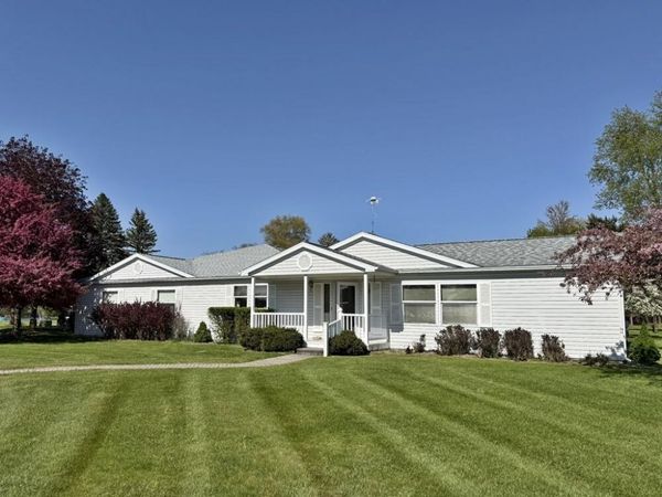 10215 E Royal, Stanwood, MI 49346