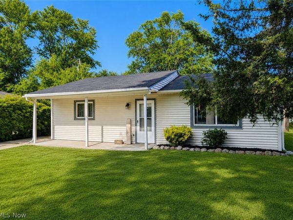 351 Devonshire Road , Vermilion, OH 44089