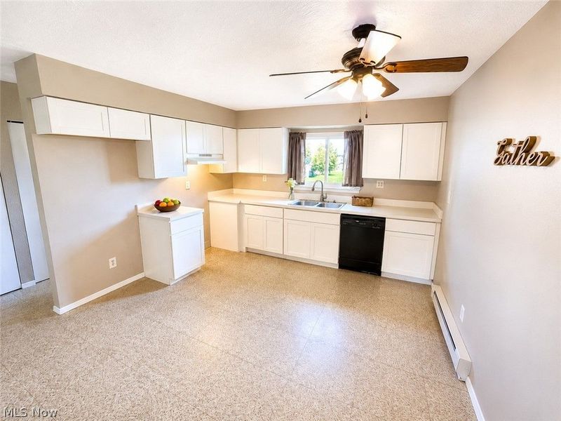 351 Devonshire Road , Vermilion, OH 44089 Photo 4