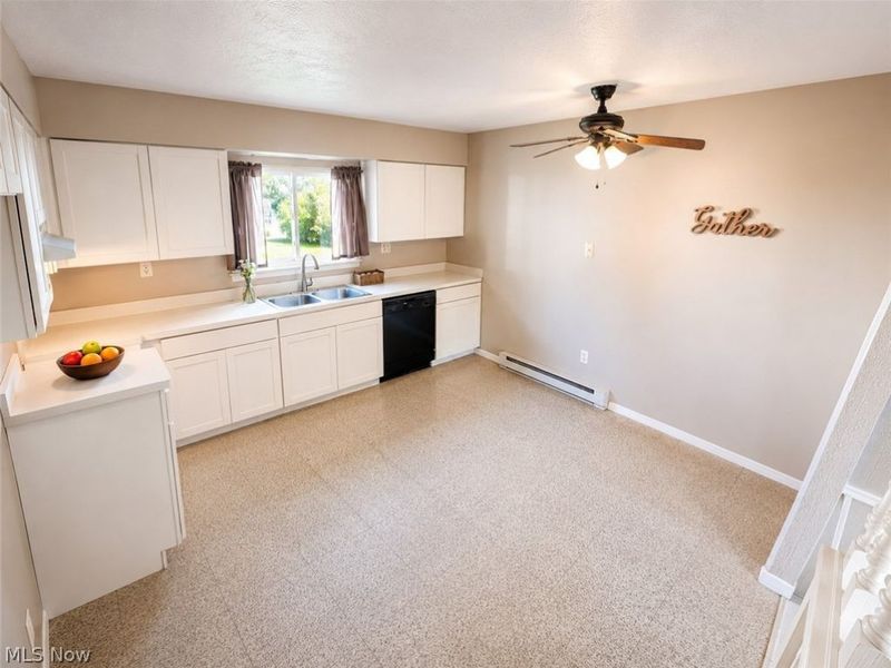 351 Devonshire Road , Vermilion, OH 44089 Photo 5