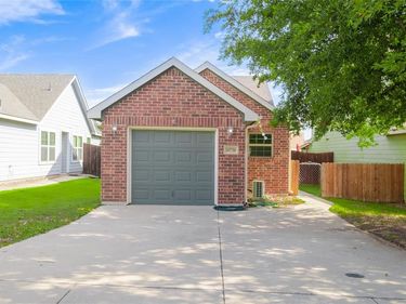 10716 Edgewest Terrace, Fort Worth, TX 76108
