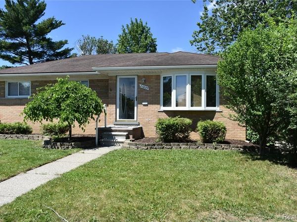 23825 Johnston Avenue , Eastpointe, MI 48021