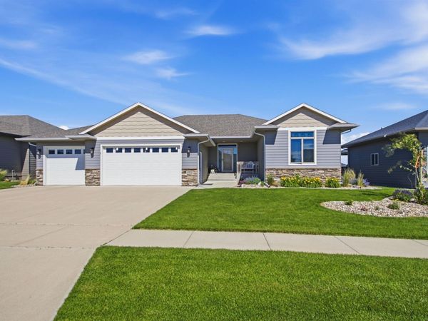 4300 S Safflower Ave, Sioux Falls, SD 57110