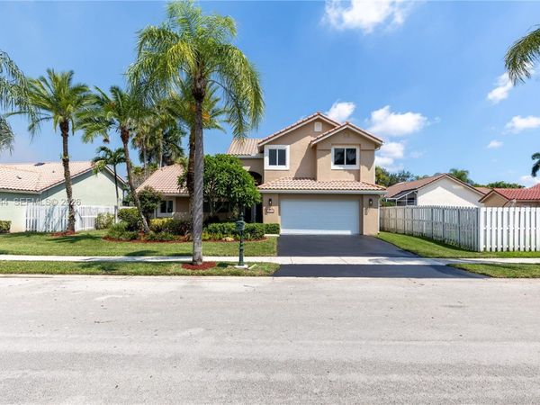 1171 Laguna Springs Dr , Weston, FL 33326
