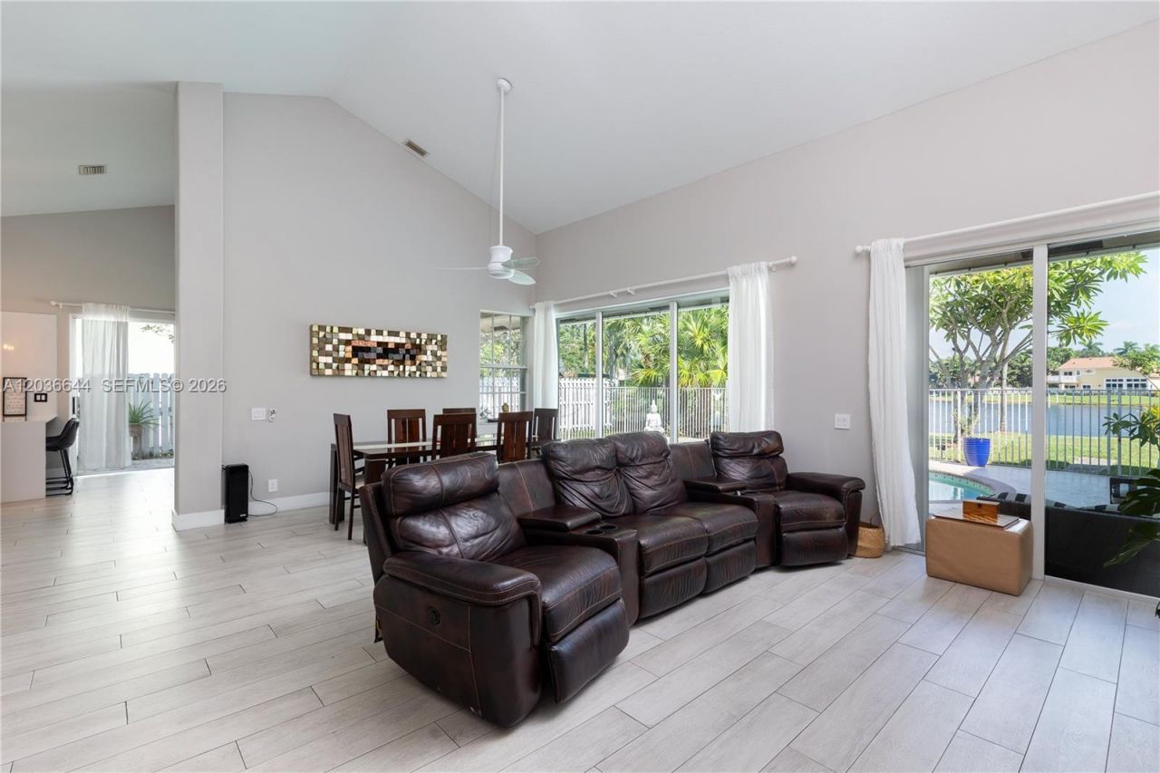 1171 Laguna Springs Dr , Weston, FL 33326 Photo