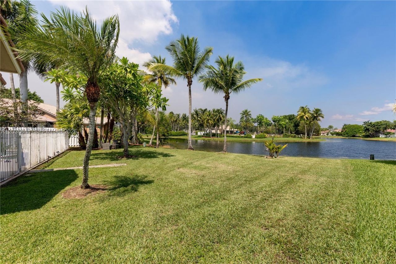 1171 Laguna Springs Dr , Weston, FL 33326 Photo