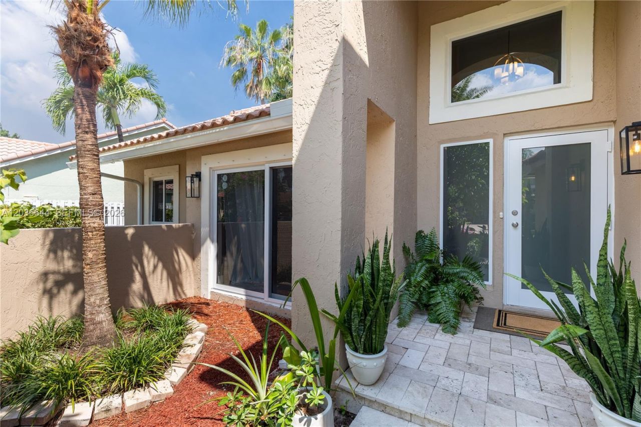 1171 Laguna Springs Dr , Weston, FL 33326 Photo