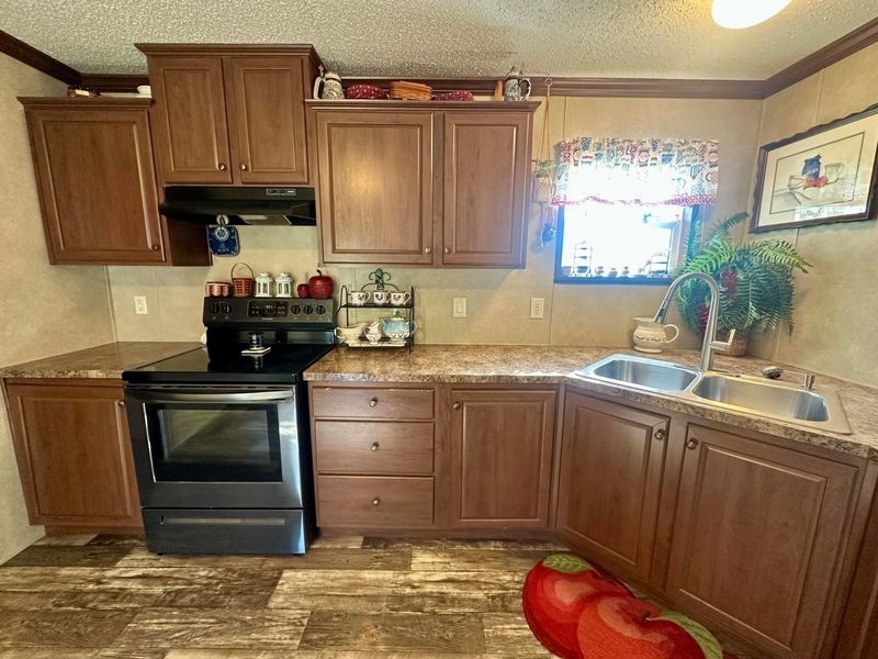 209 Villa Drive , Circleville, OH 43113 Photo 9
