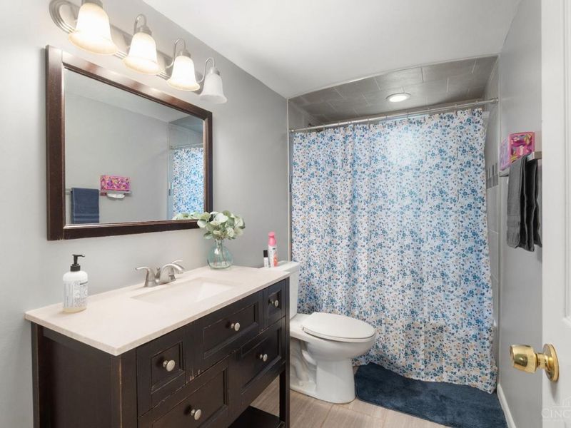 2888 Mount Airy Avenue, Green Township, OH 45239 Photo 9