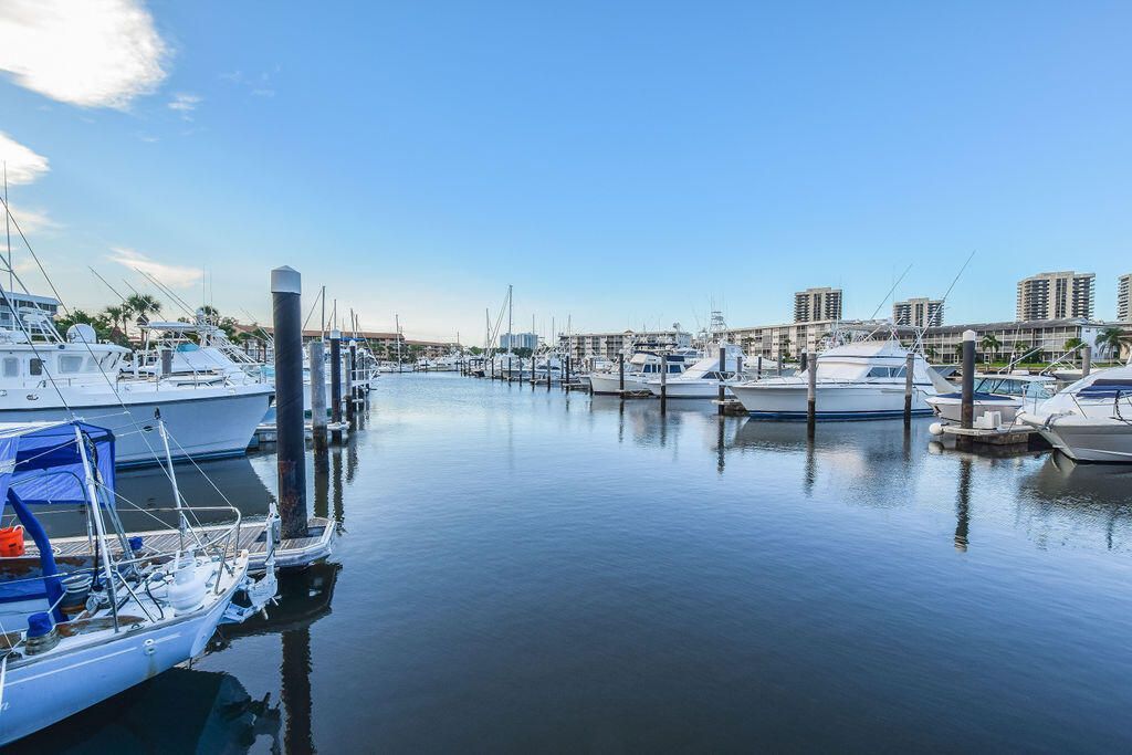 717 Robin Way, North Palm Beach, FL 33408 Photo