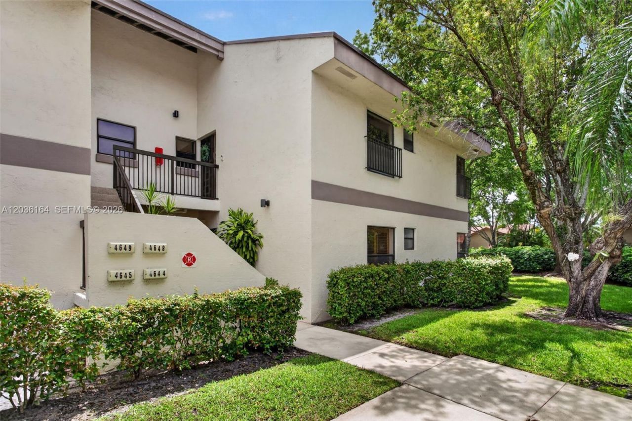 4644 N Carambola Cir N, Unit 2725, Coconut Creek, FL 33066 Photo