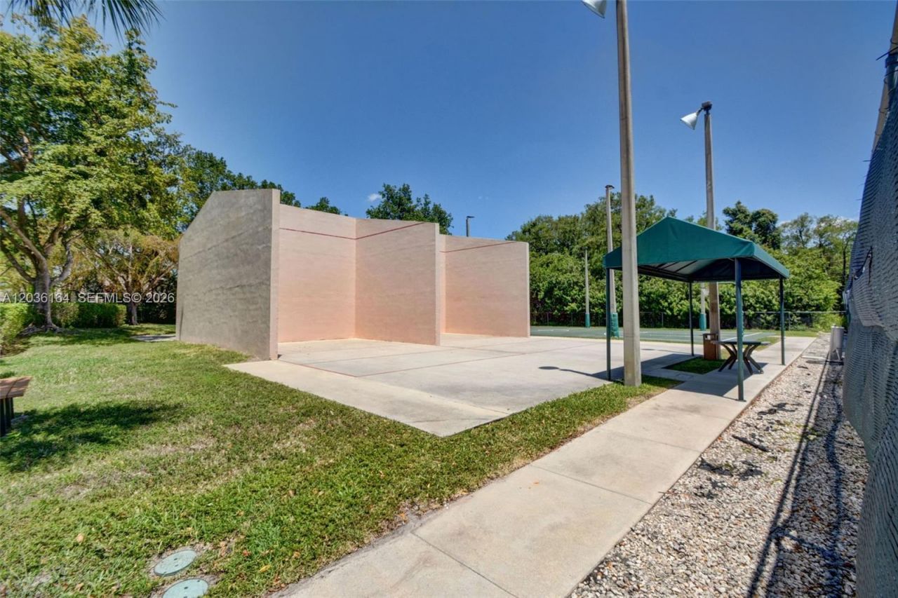 4644 N Carambola Cir N, Unit 2725, Coconut Creek, FL 33066 Photo
