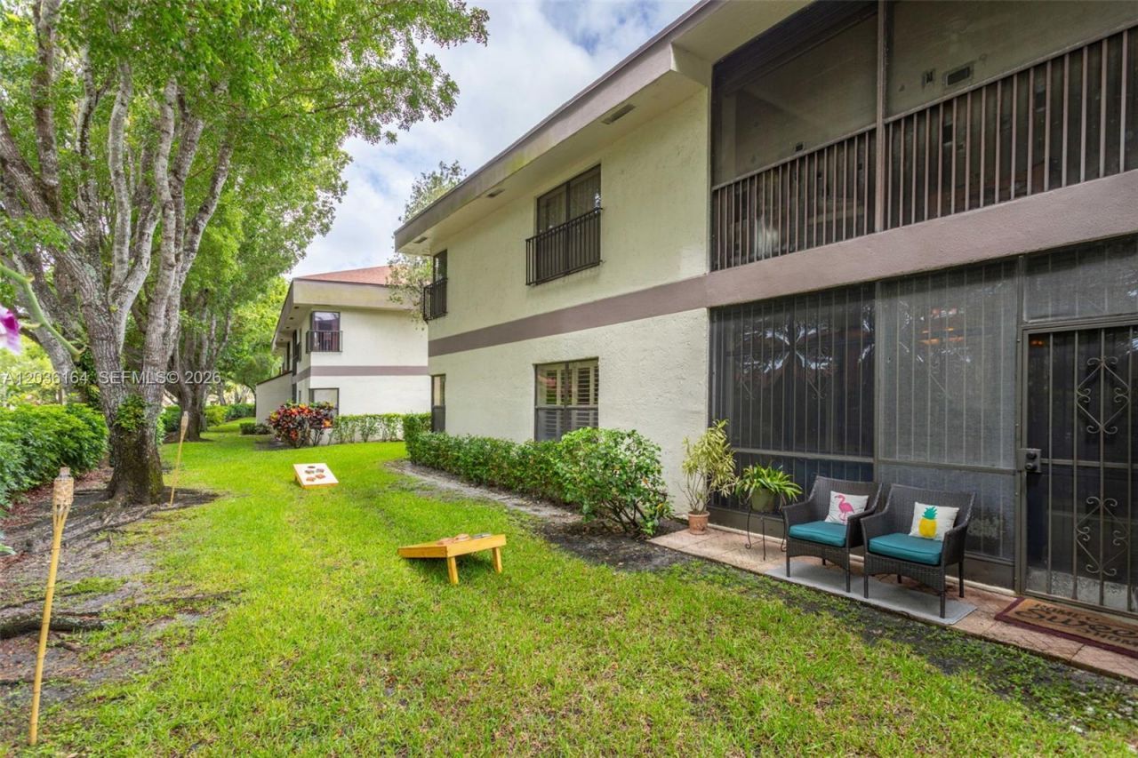4644 N Carambola Cir N, Unit 2725, Coconut Creek, FL 33066 Photo