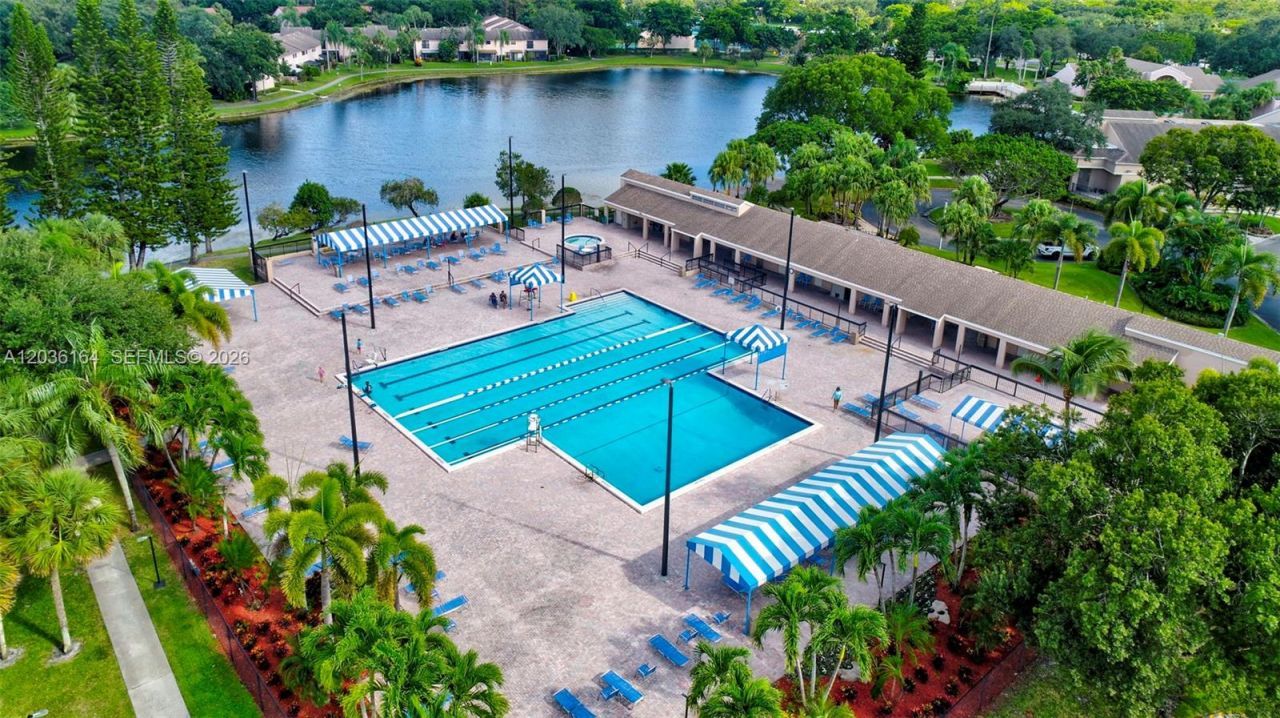 4644 N Carambola Cir N, Unit 2725, Coconut Creek, FL 33066 Photo