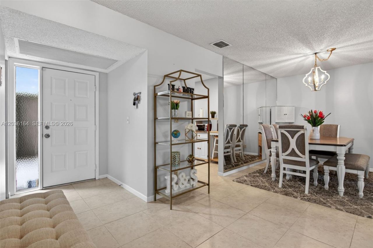 4644 N Carambola Cir N, Unit 2725, Coconut Creek, FL 33066 Photo