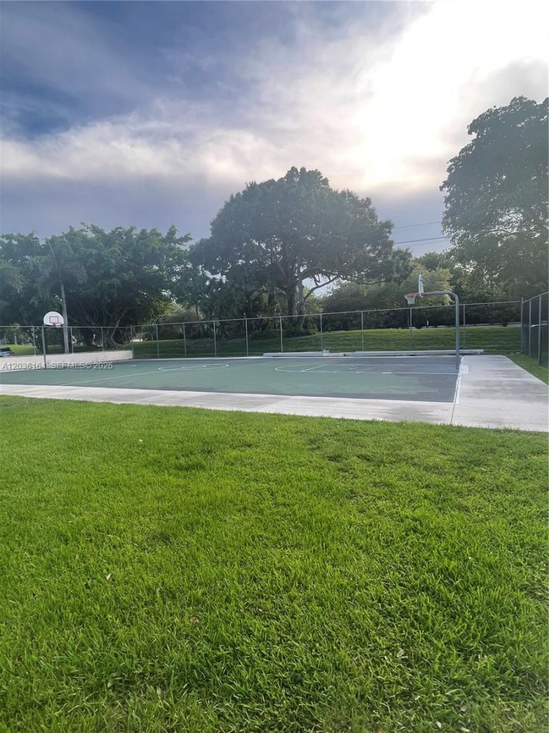 4644 N Carambola Cir N, Unit 2725, Coconut Creek, FL 33066 Photo
