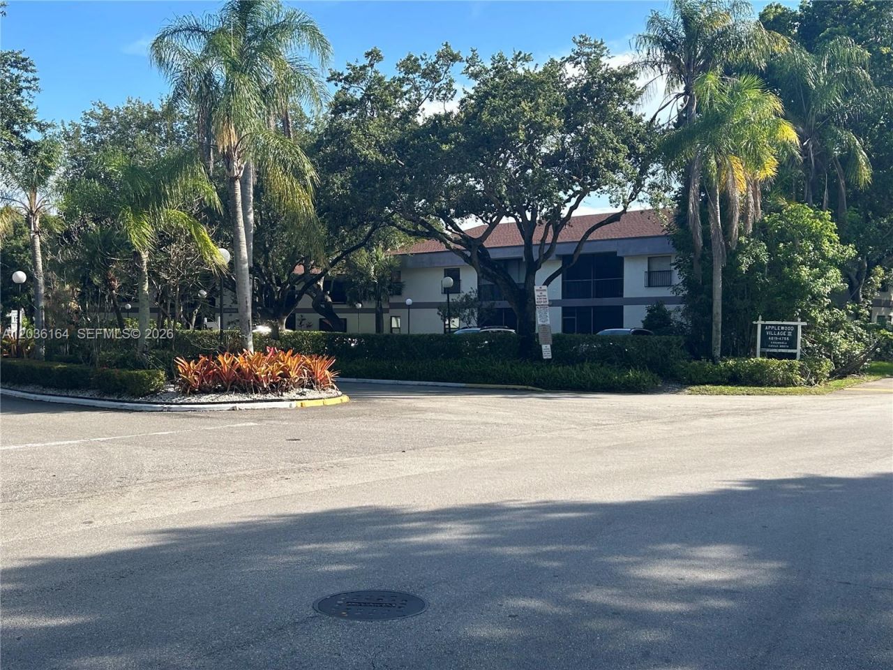 4644 N Carambola Cir N, Unit 2725, Coconut Creek, FL 33066 Photo