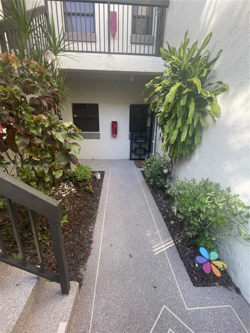 4644 N Carambola Cir N, Unit 2725, Coconut Creek, FL 33066 Photo
