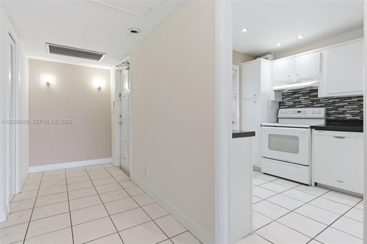 3200 N Palm Aire Dr , Unit 501, Pompano Beach, FL 33069 Photo