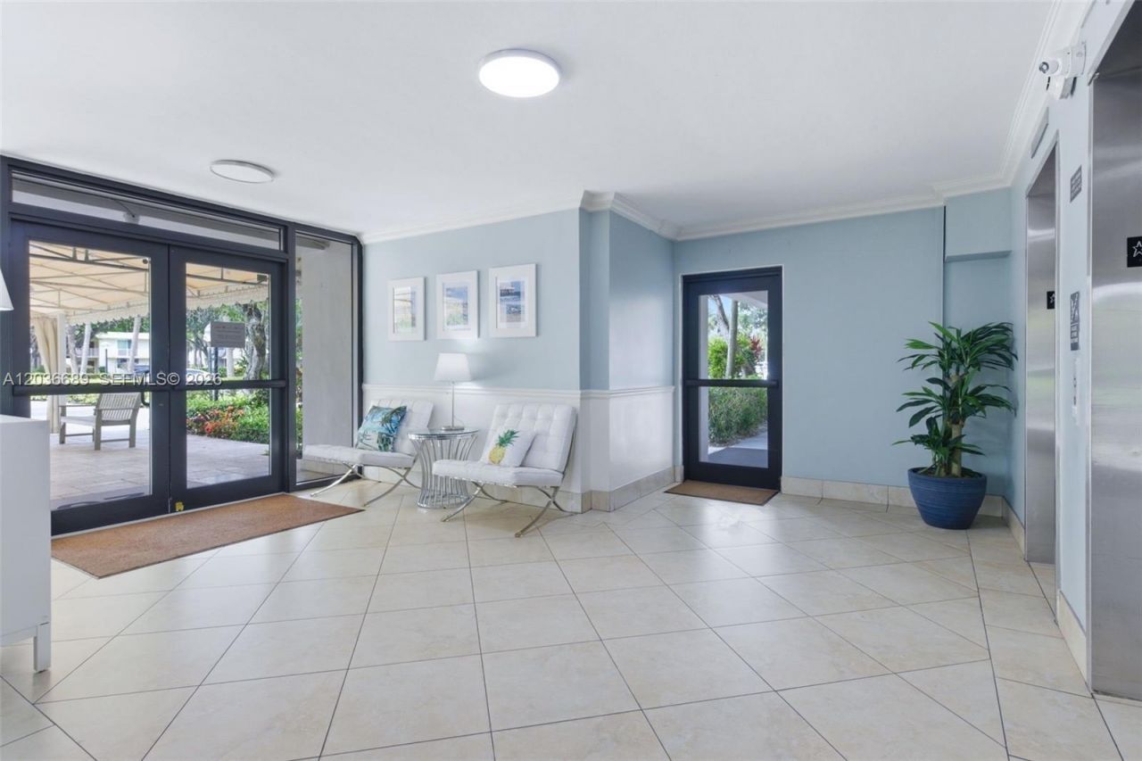 3200 N Palm Aire Dr , Unit 501, Pompano Beach, FL 33069 Photo
