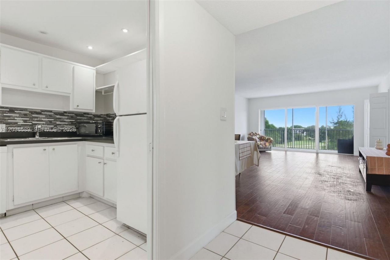 3200 N Palm Aire Dr , Unit 501, Pompano Beach, FL 33069 Photo