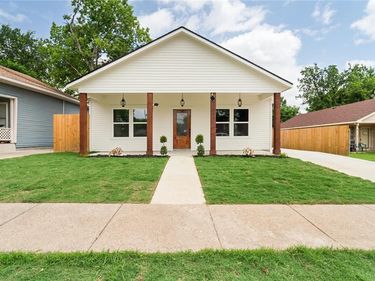 1015 Stella Street , Fort Worth, TX 76104