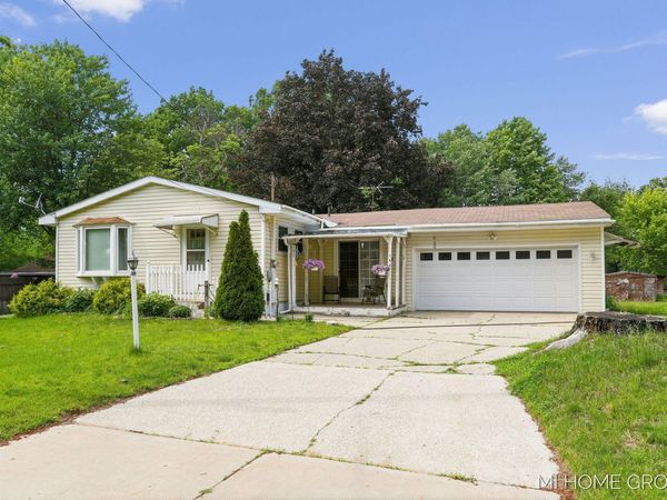 155 Burke Avenue, Holland, MI 49424