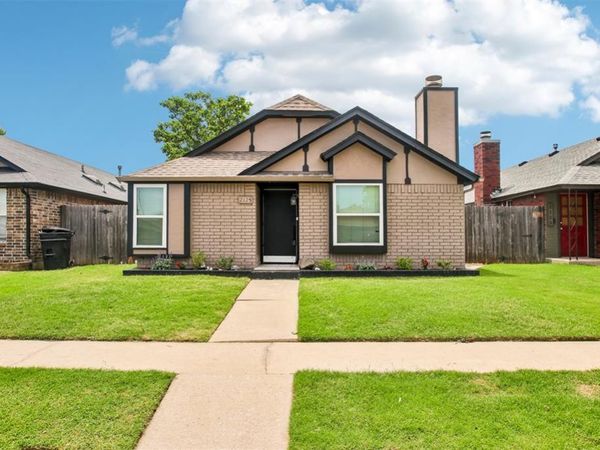 2125 Goodrich Drive, Moore, OK 73170