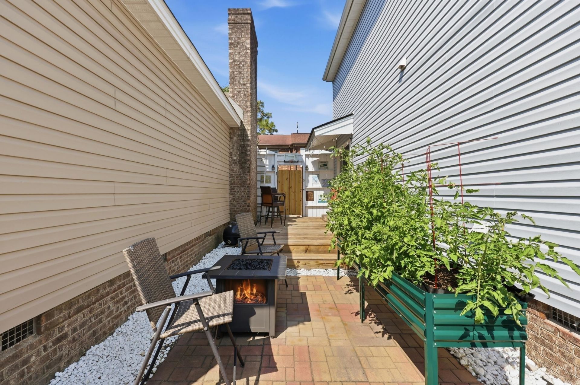 1705 Edge Dr. Photo 24