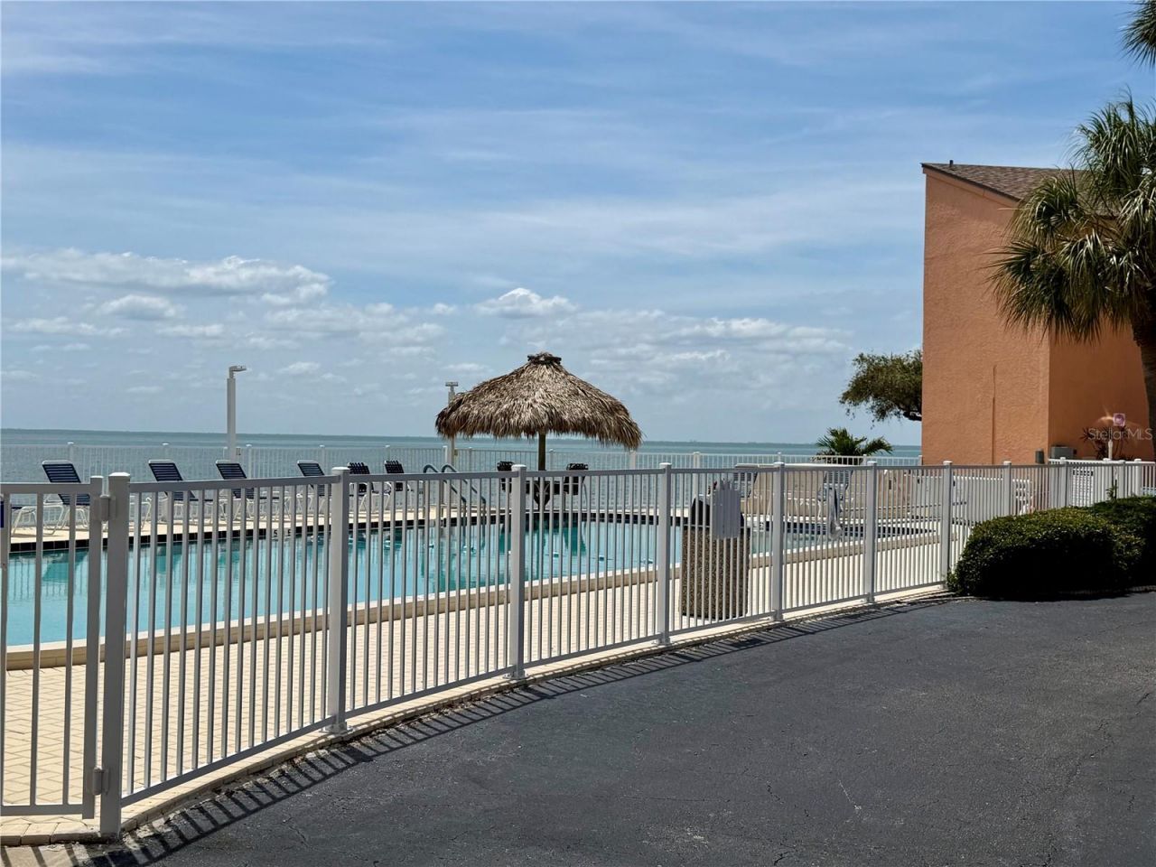 7400 Sunshine Skyway Lane S, Unit 105, Saint Petersburg, FL 33711 Photo