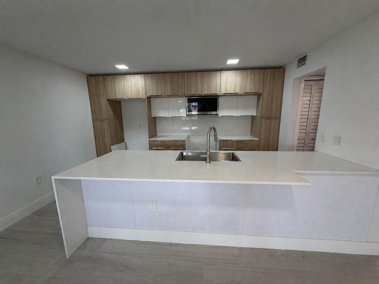 7400 Sunshine Skyway Lane S, Unit 105, Saint Petersburg, FL 33711 Photo