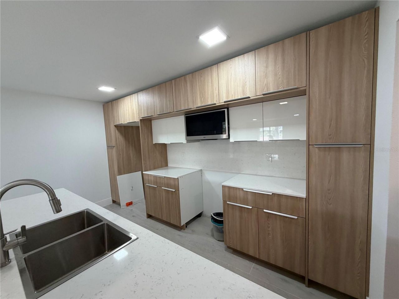 7400 Sunshine Skyway Lane S, Unit 105, Saint Petersburg, FL 33711 Photo