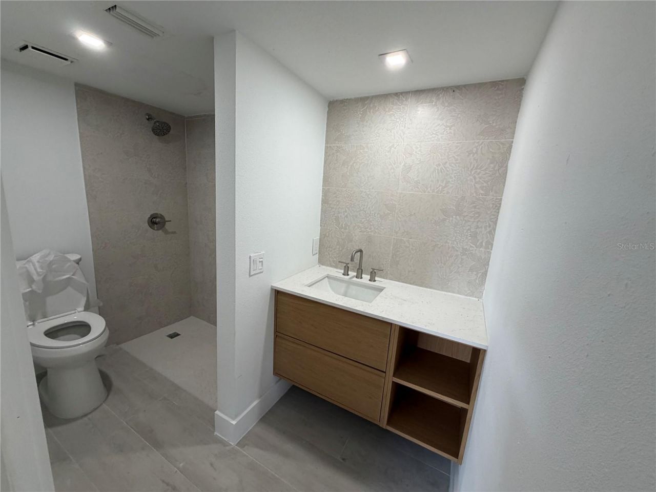 7400 Sunshine Skyway Lane S, Unit 105, Saint Petersburg, FL 33711 Photo