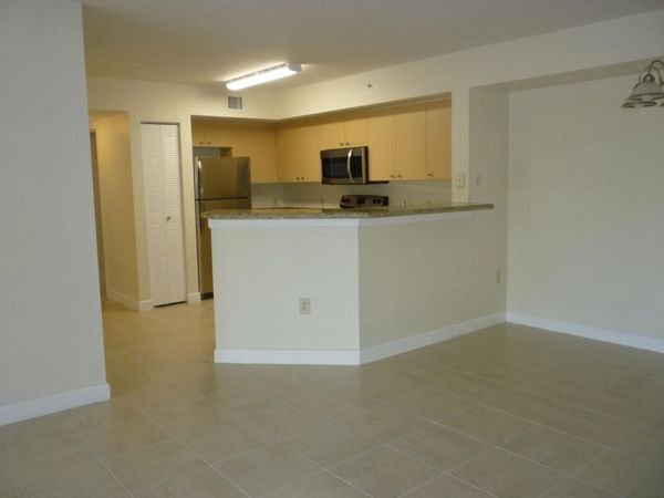 4211 San Marino Boulevard, Unit 201, West Palm Beach, FL 33409