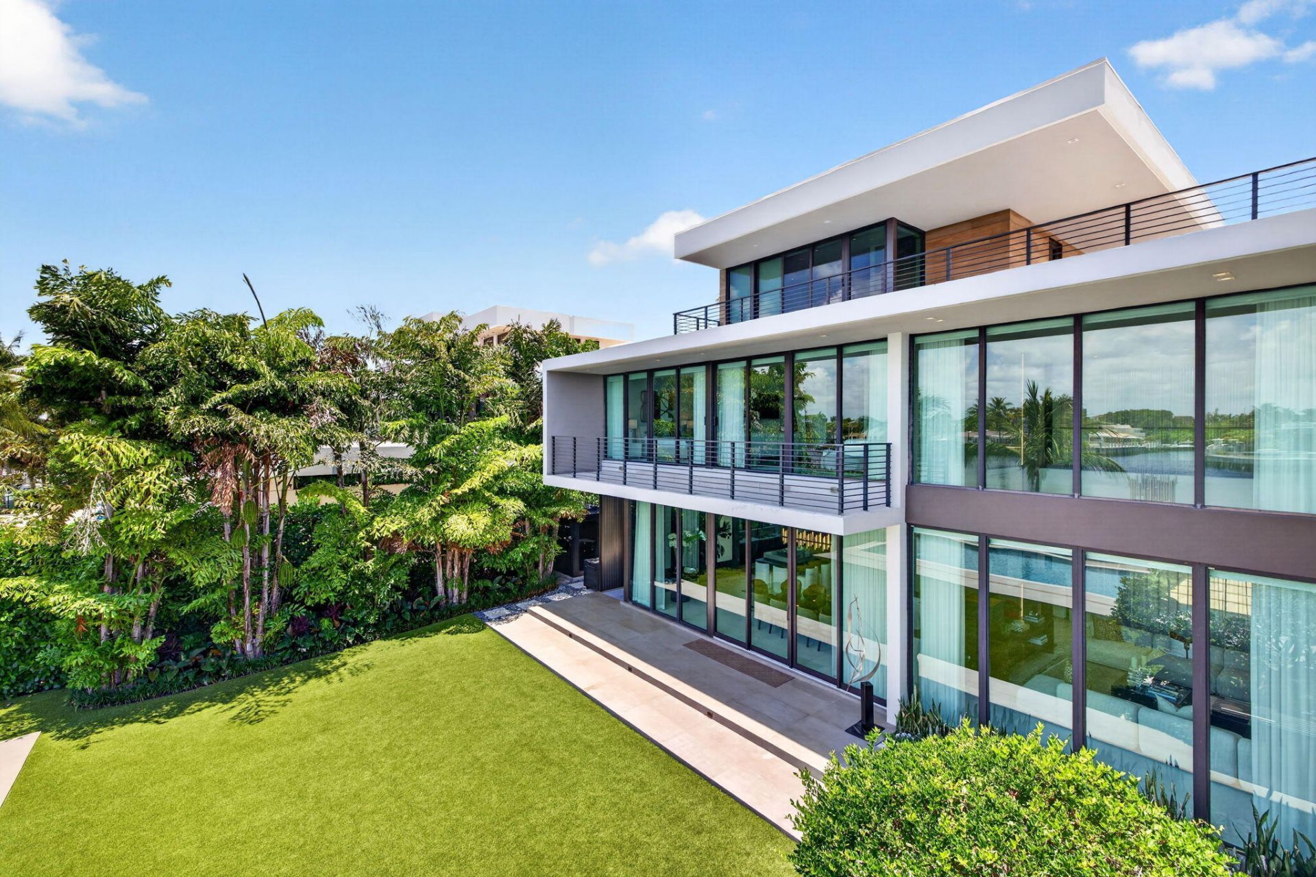 1529 Middle River Drive, Fort Lauderdale, FL 33304 Photo