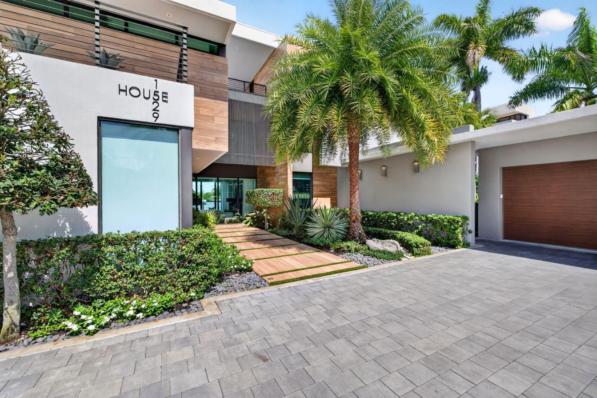 1529 Middle River Drive, Fort Lauderdale, FL 33304 Photo